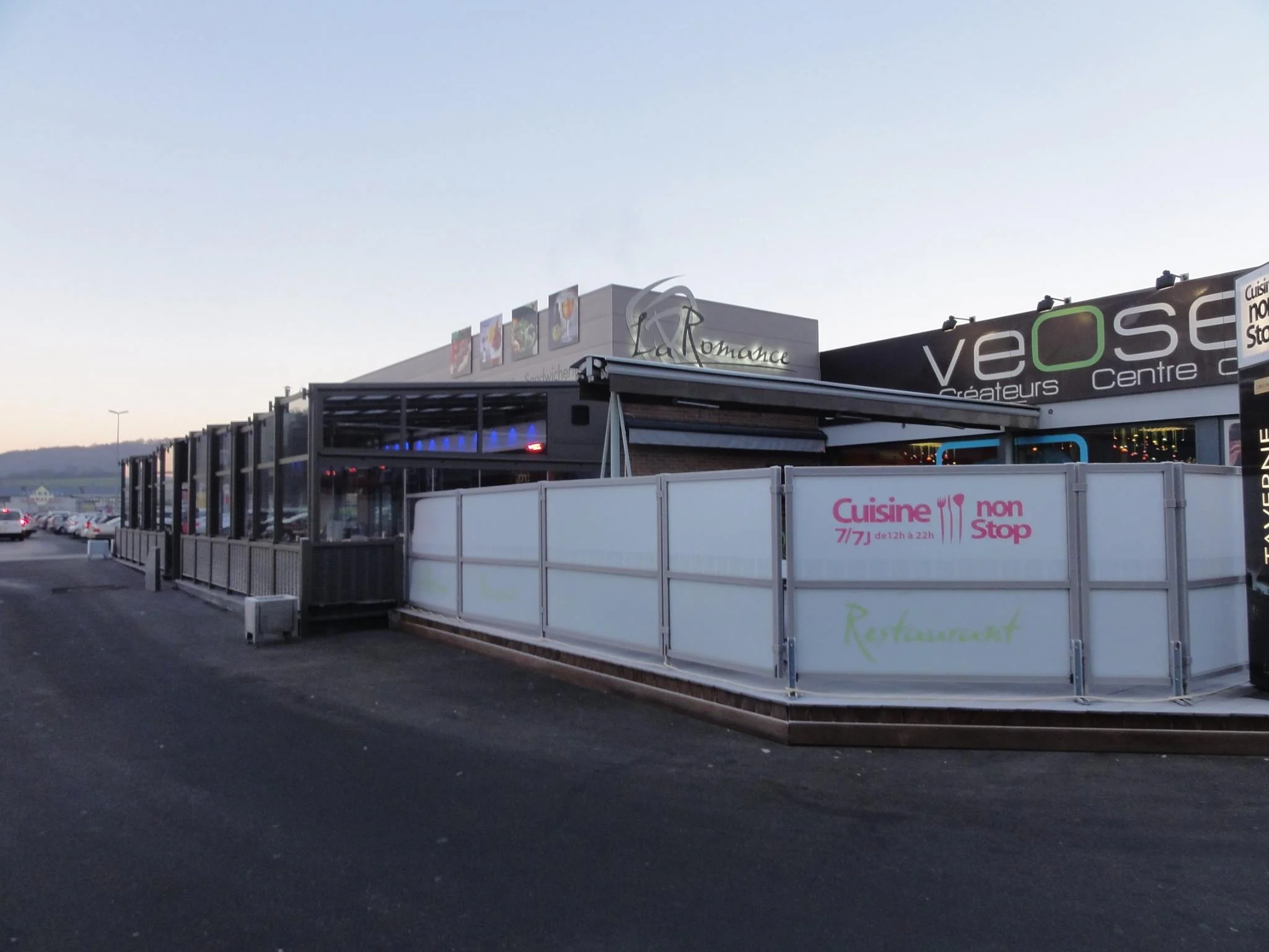 Terrasse vitrée HoReCa avec parois en verre